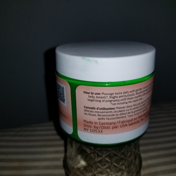Weleda Mama stretch mark body butter - Picture 4 of 10